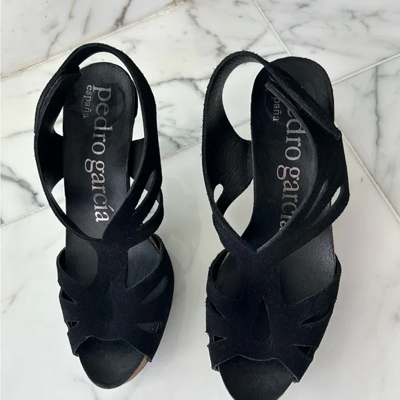 Black suede Pedro Garcia platform heels Size 37 1/2. - Picture 4 of 5